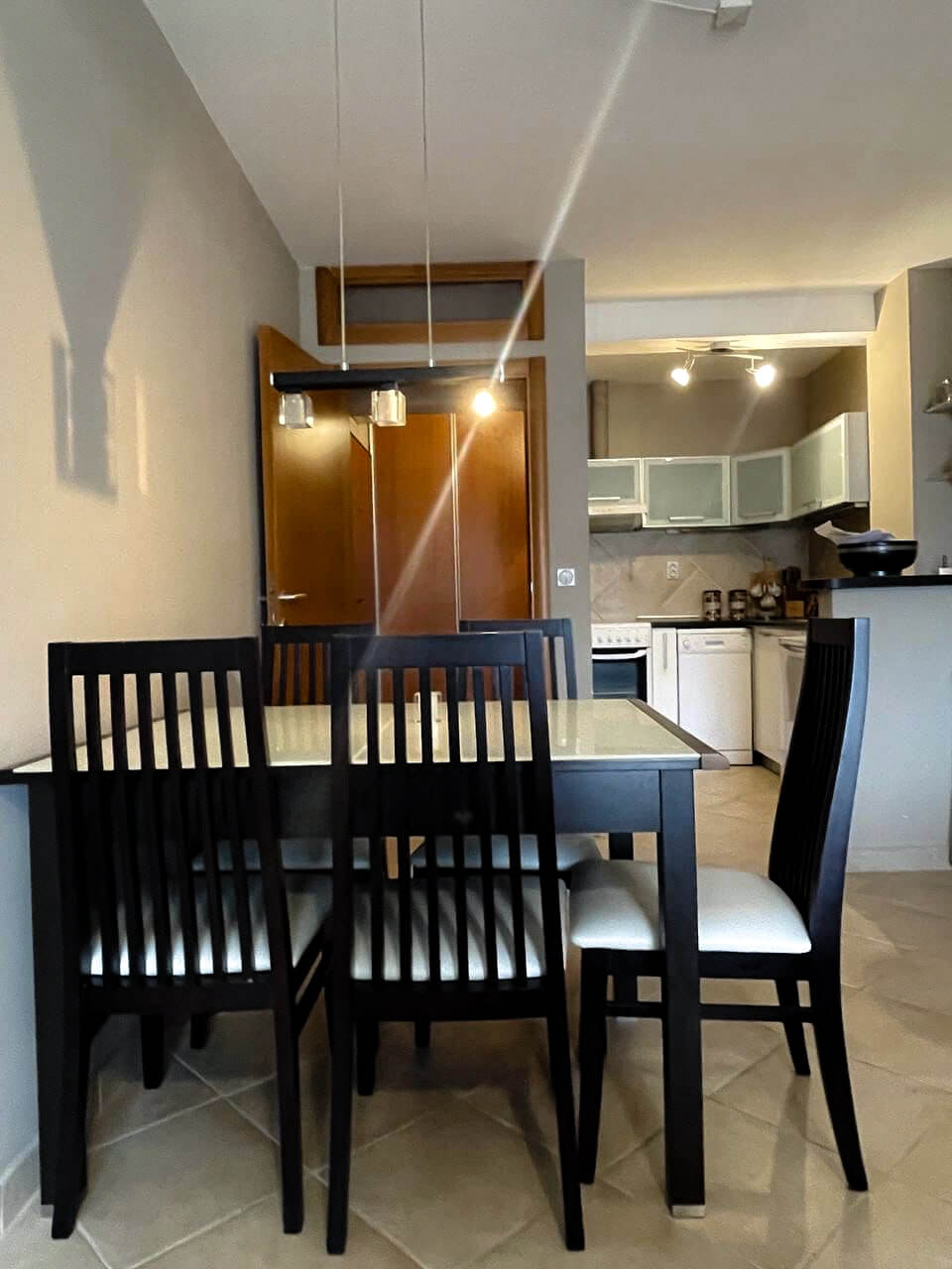 Купить 2 комнатную квартиру в Будве: кухня