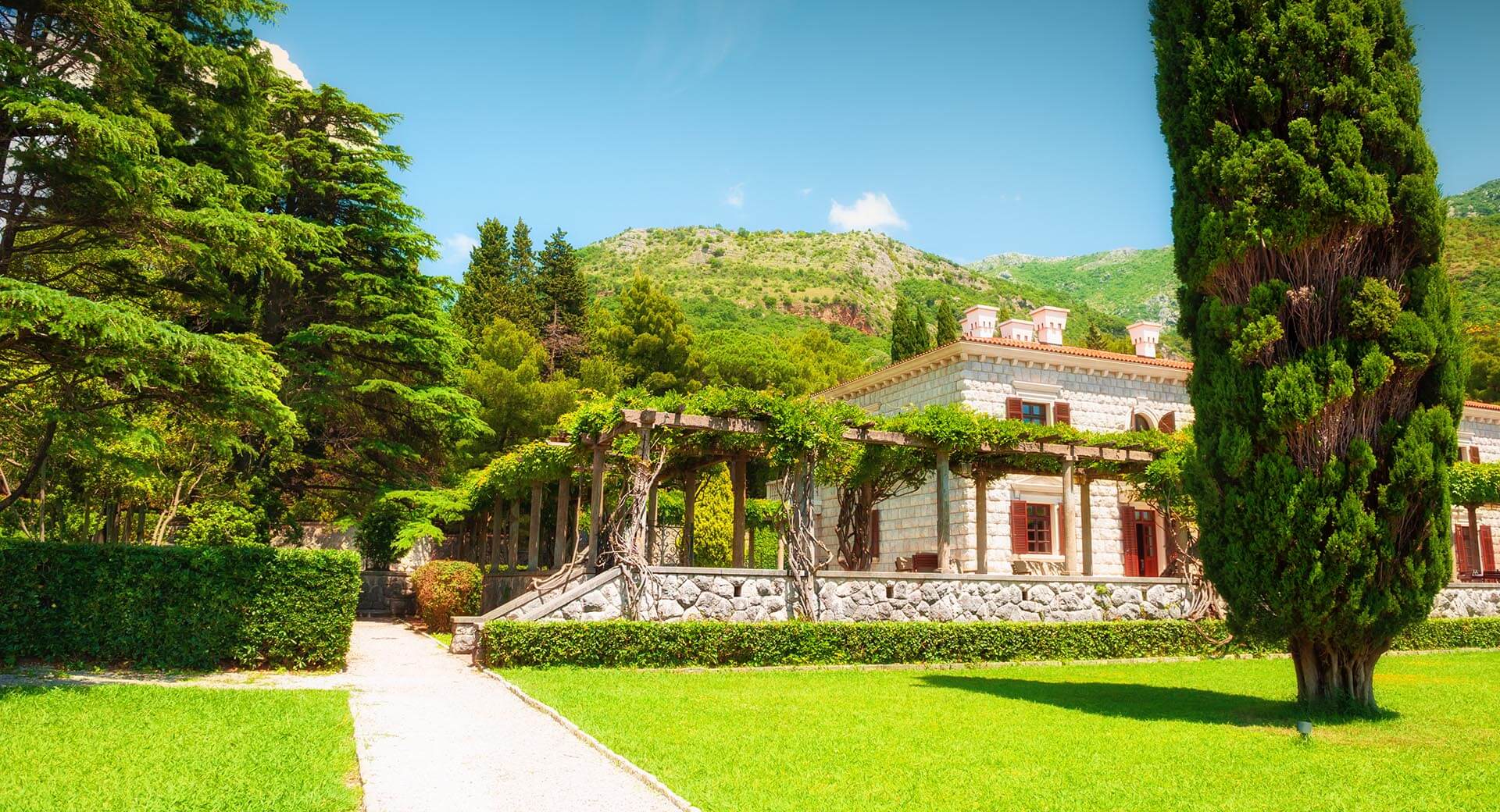 Купить дом в Черногории